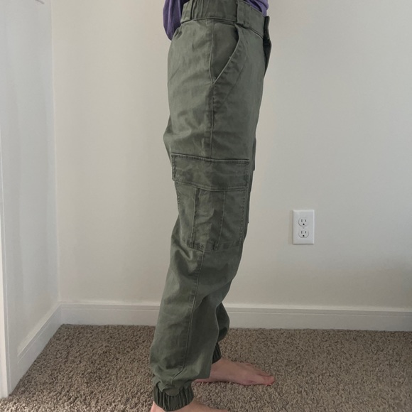 Hollister Olive Green Cargo Pants - Picture 7 of 7